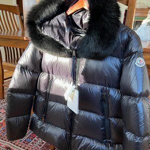 NWT Moncler Serifur Down Jacket Size 2 (Medium)